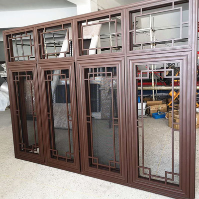 做鋁合金仿古門窗，板栗色是唯一選擇嗎？冠墅陽光百葉窗的多樣化美學(xué)